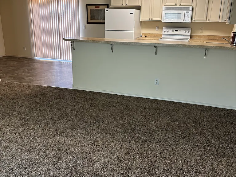 1195 Norway St NE — Photo 9