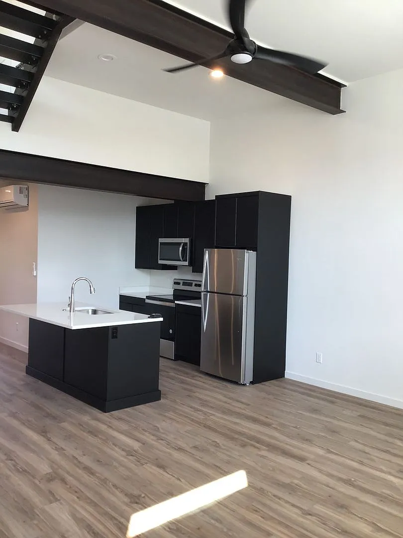 Brand new modern town home — Photo 3