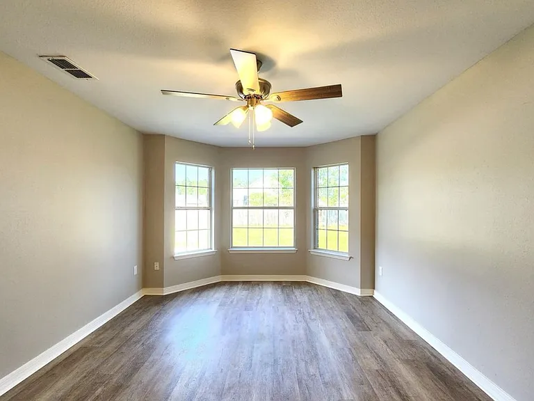 14031 Seymour Dr — Photo 18