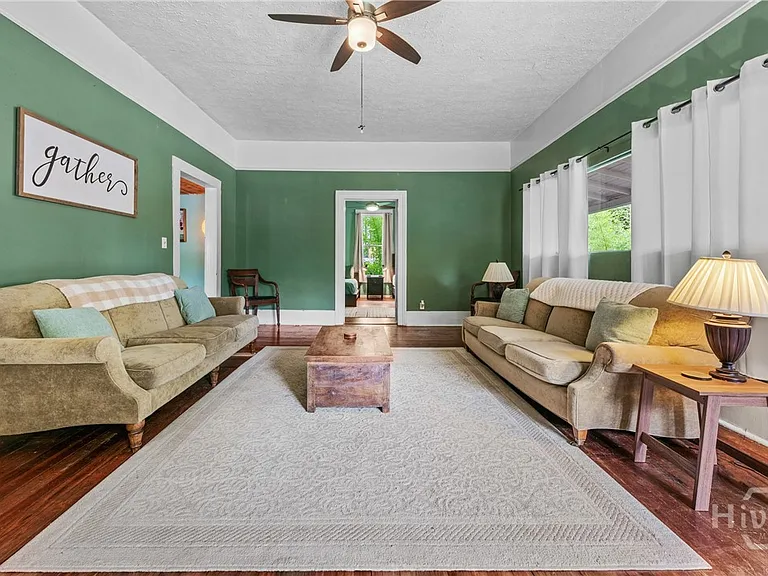 1455 E Broad St — Photo 3