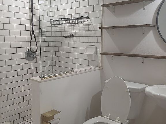 3rd image of 205 Rosearden Dr #1/2