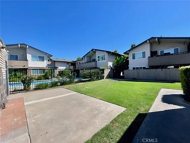 16531 Alliance Ave #H — Photo 7