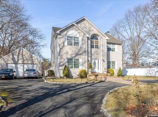 196 Oakdale Bohemia Rd, Bohemia, NY 11716