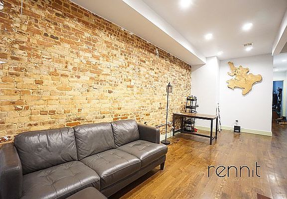 3rd image of 688 Jefferson Ave #2L