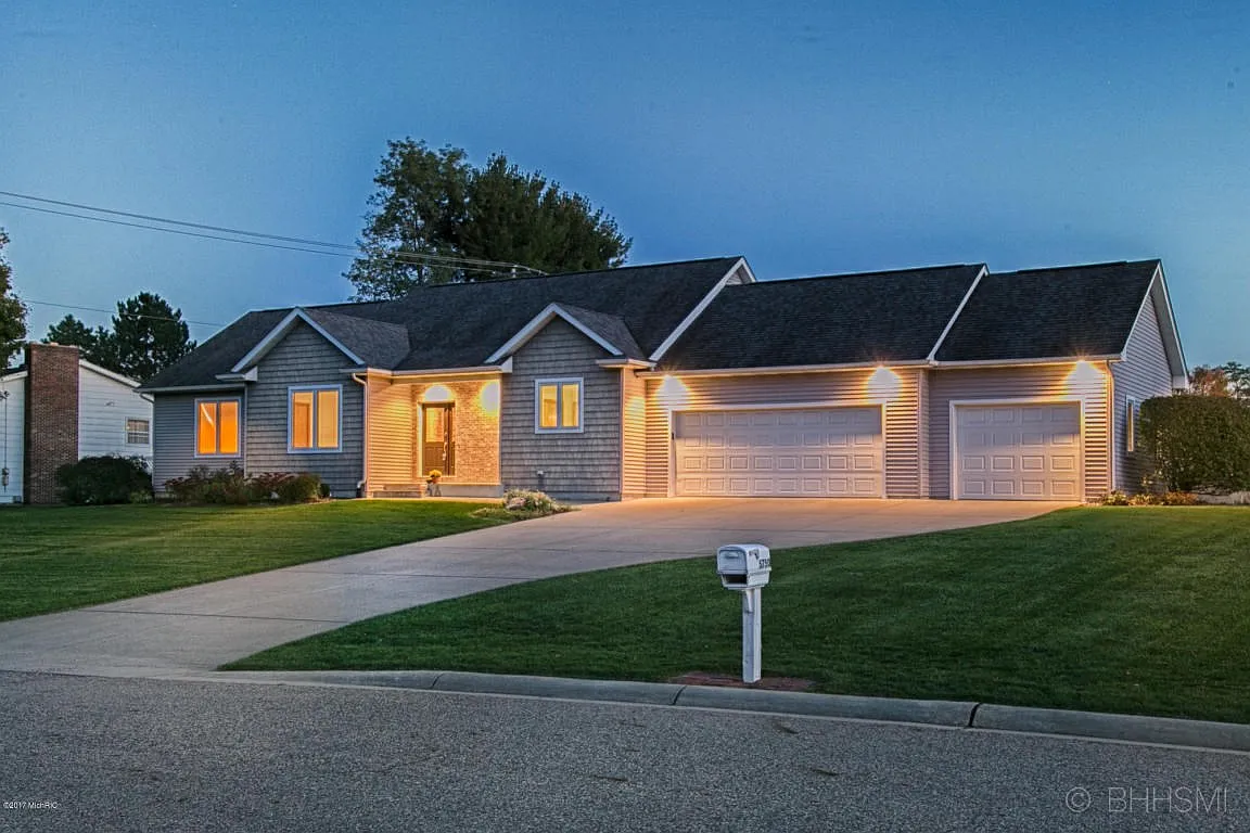 5750 Forest Harbor Dr photo 1