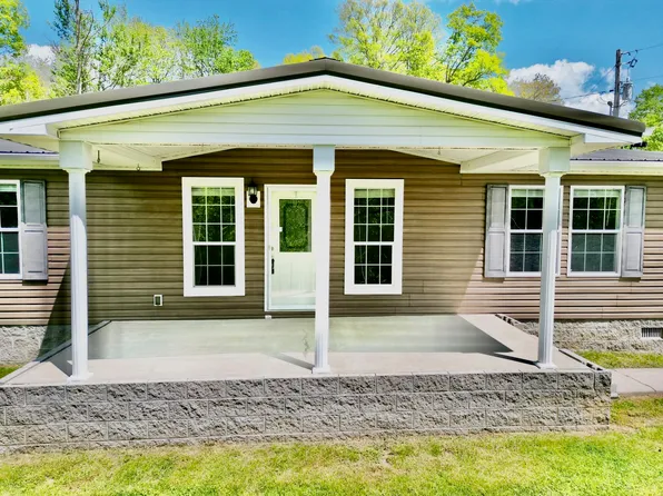 695 Pine Grove Rd, Beattyville, KY 41311