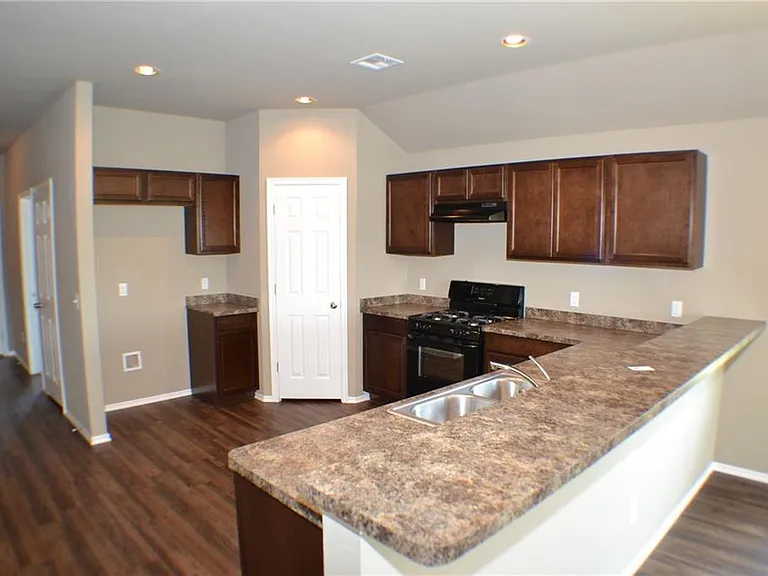 2414 Canyon Creek Dr — Photo 33