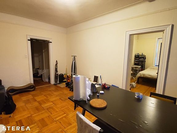 3rd image of 2906 21st Ave APT 1G