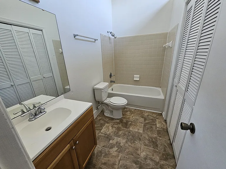 1808 Jackson Bluff Rd #E — Photo 13