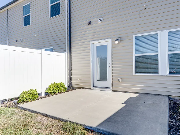 725 Prairie View Dr #1 — Photo 24
