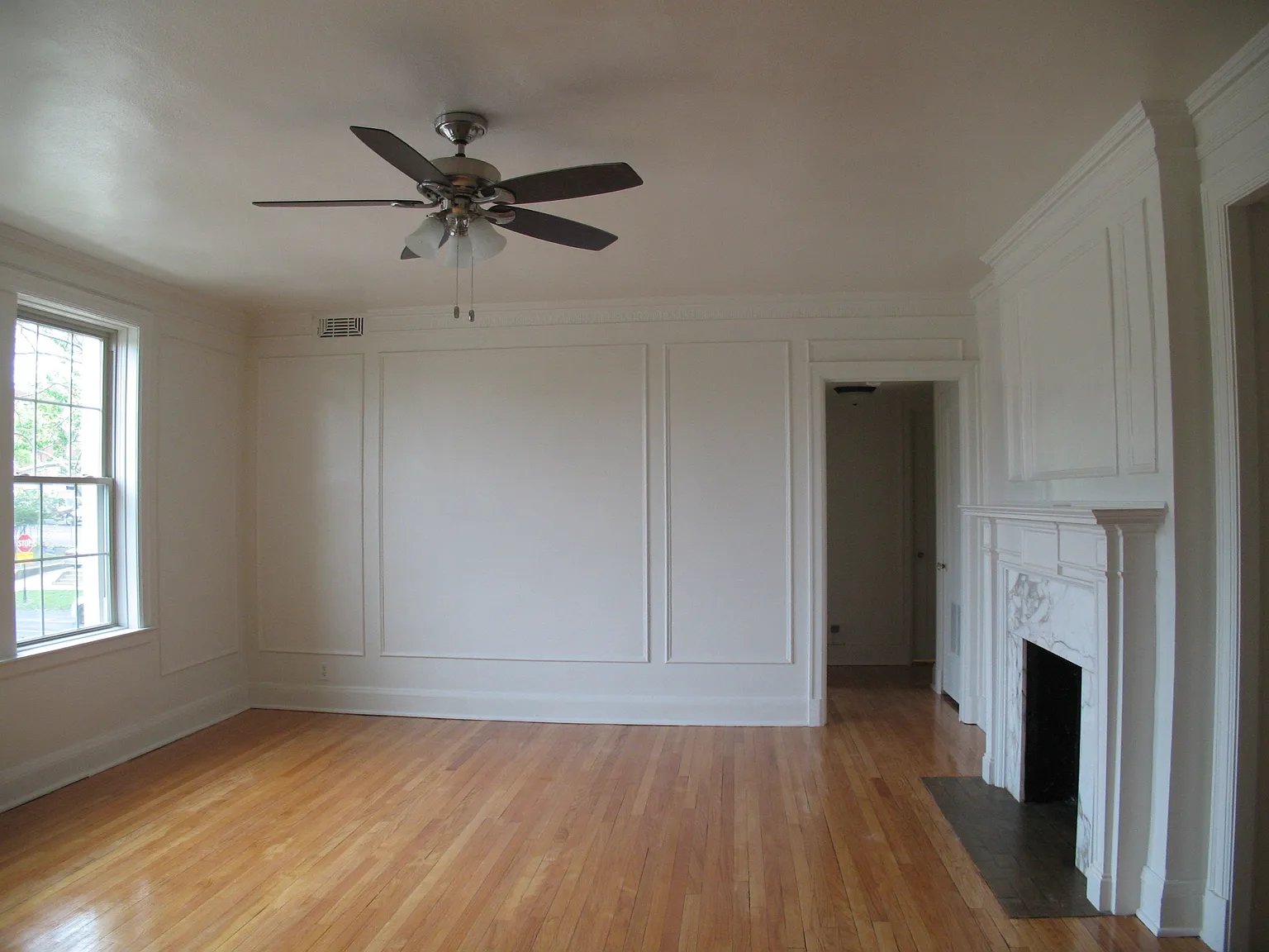 818 W Moss Ave — Photo 4
