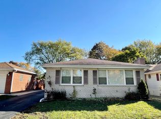 855 S Mount Prospect Rd, Des Plaines, IL 60016