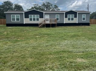277 Nob Ln, Floresville, TX 78114