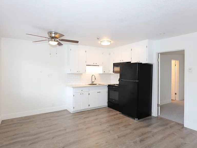 The Grove Apartments — Photo 10