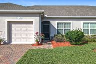 Front w/1 car garage walk dist. to dog park.