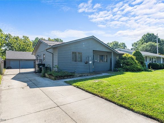 2nd image of 406 Walnut Dr