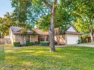 2718 Lucas Dr, Arlington, TX 76015