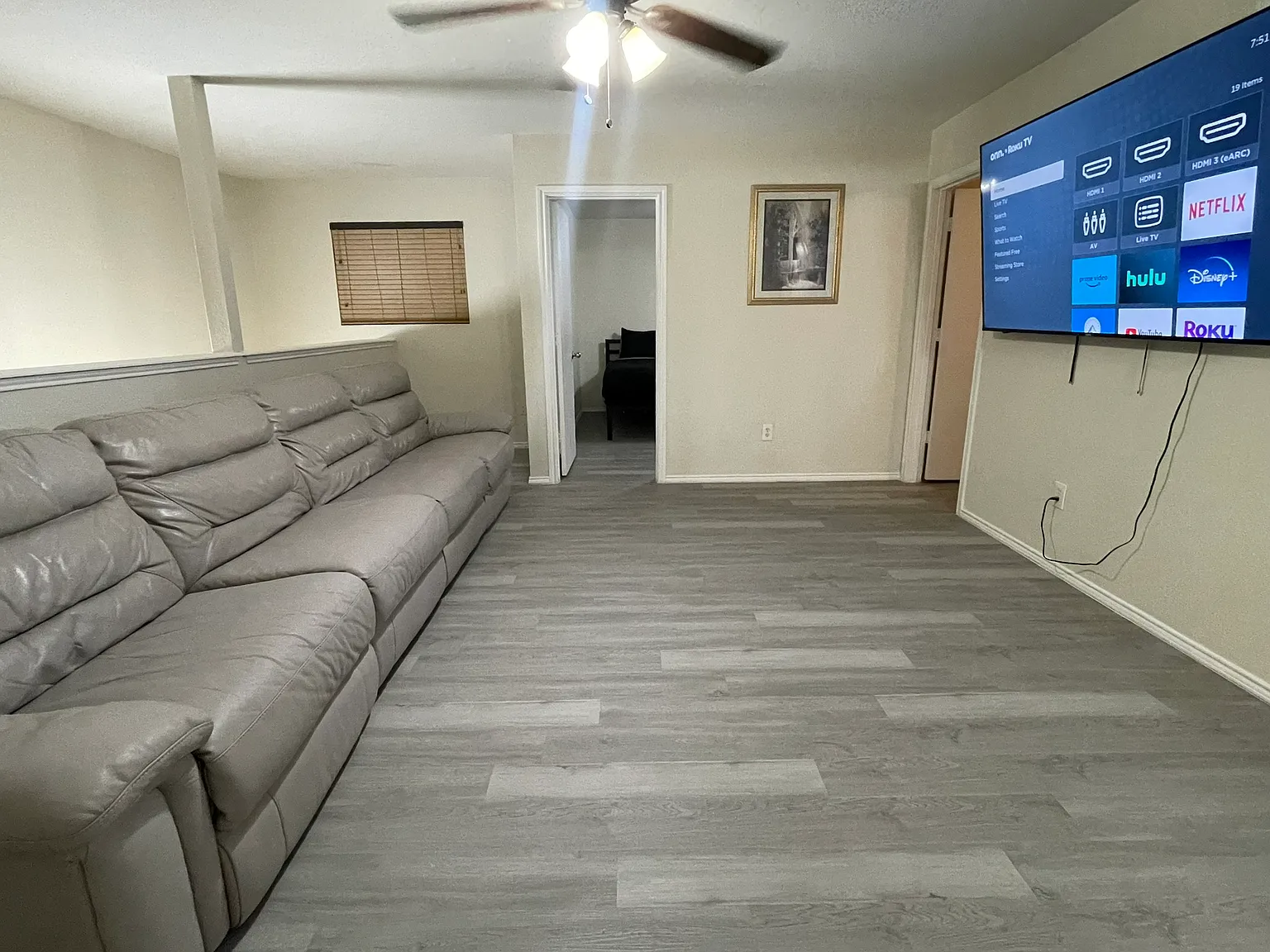 4 bed, 2088 sqft, $4,400 — Photo 2
