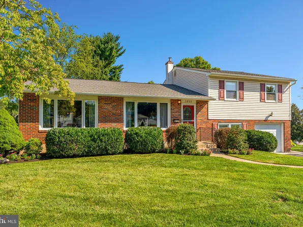 1800 Willow Ave, Willow Grove, PA 19090