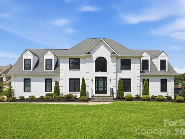 1002 Heather Glen Dr, Matthews, NC 28104