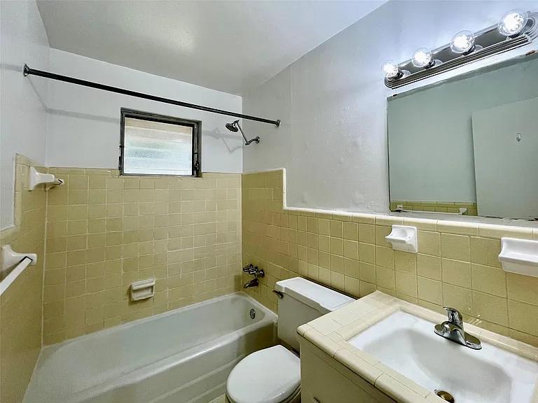 3420 Mount Vernon St #8 — Photo 6