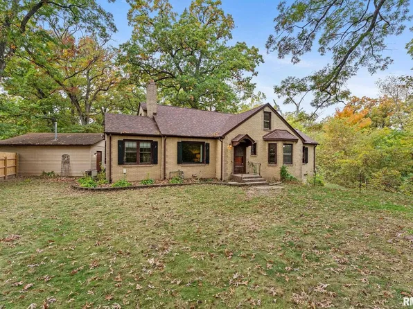 1112 44th St, Rock Island, IL 61201