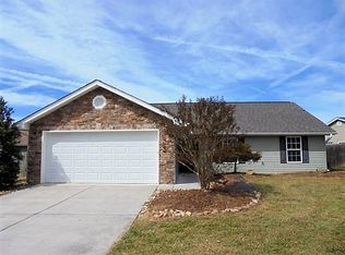 1102 Stone Creek Ln, Sevierville, TN 37876