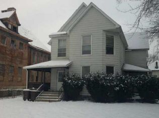 1217-1219 1/2 S Chicago Pl, Freeport, IL 61032