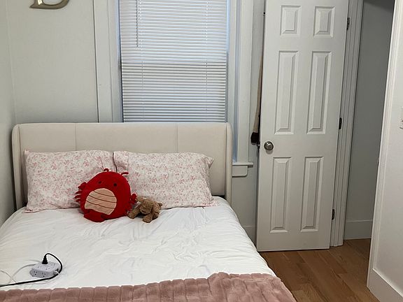 4th image of 64 Hemenway St APT 4