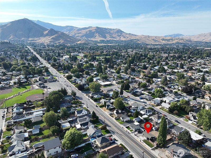 2nd image of 1014 Cherry Street