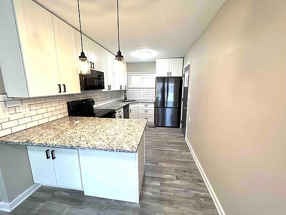 2nd image of 8621 Bobolink Dr