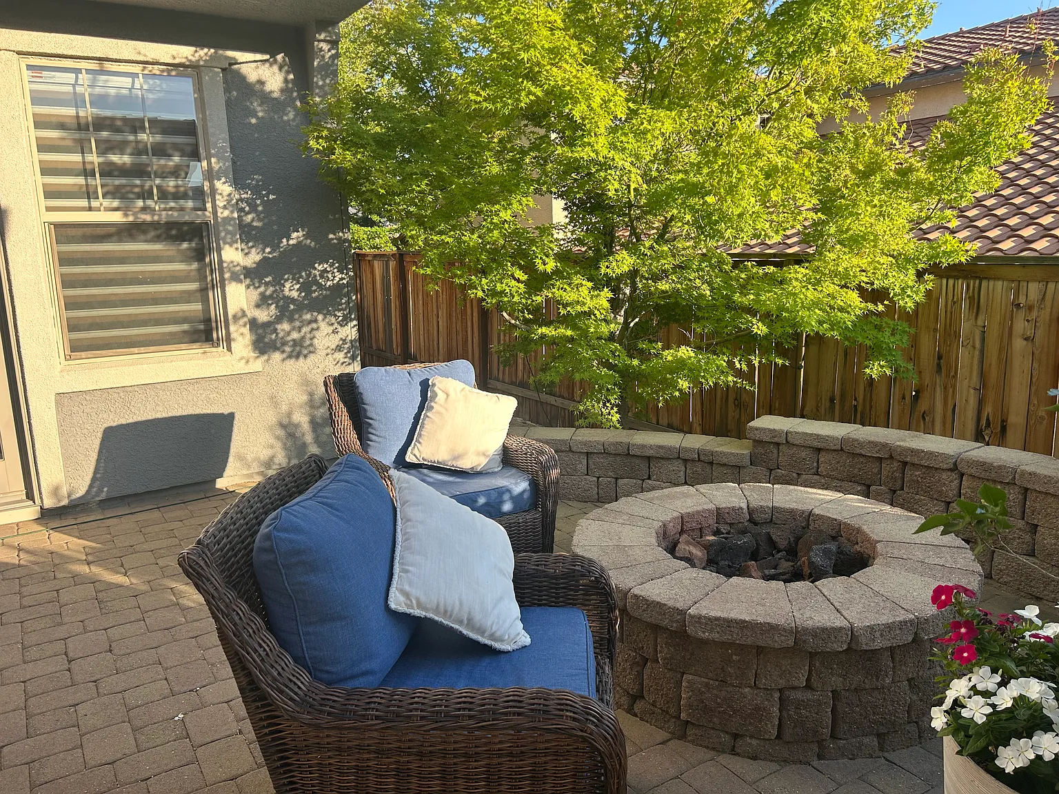 5 bed, 4143 sqft, $5,300 — Photo 2