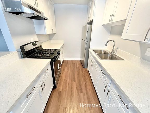 3rd image of 5722 La Mirada Ave #3A