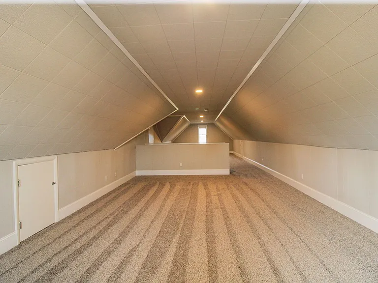 17524 Martin Dr — Photo 37
