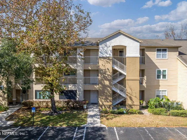 27 ARBOR CLUB Drive #105, Ponte Vedra Beach, FL 32082