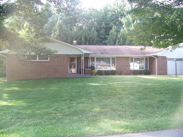 1st image of 117 Briarwood Ln