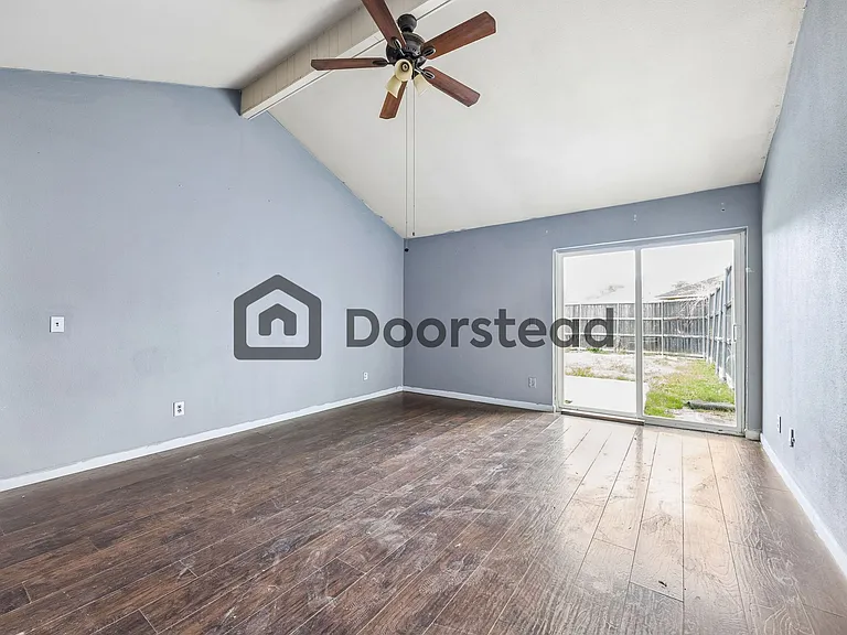 2803 Scottsbluff Dr — Photo 5