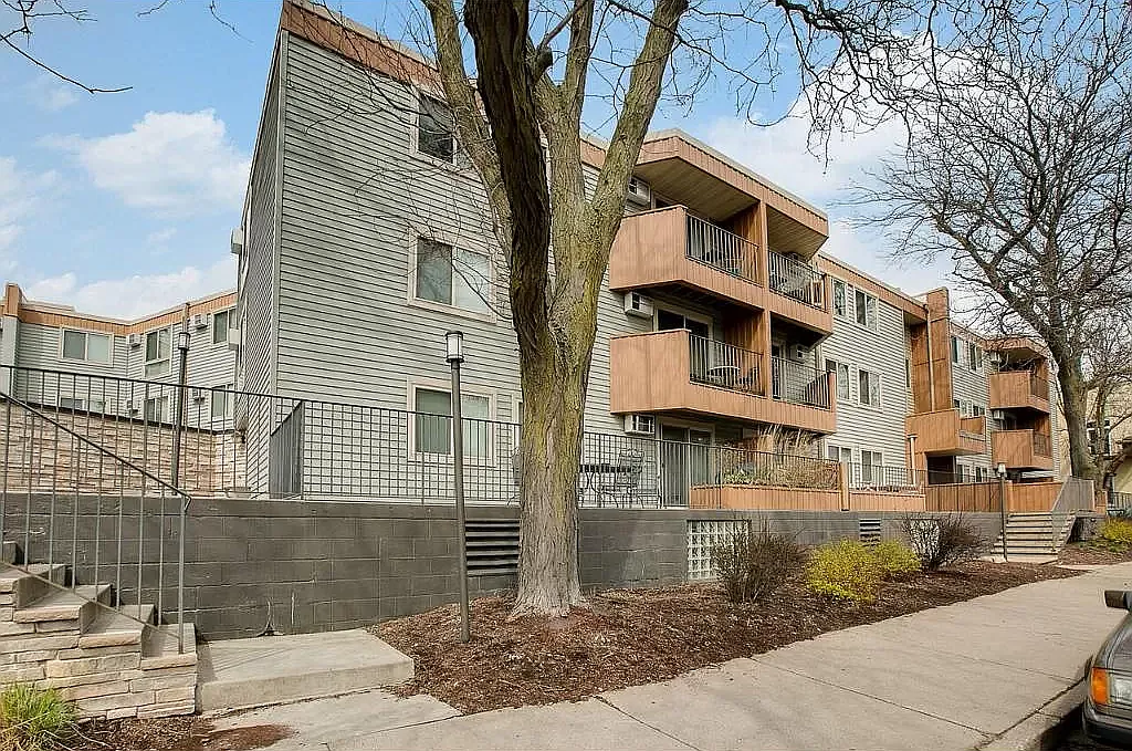 1 bed, 900 sqft, $1,500 — Photo 3