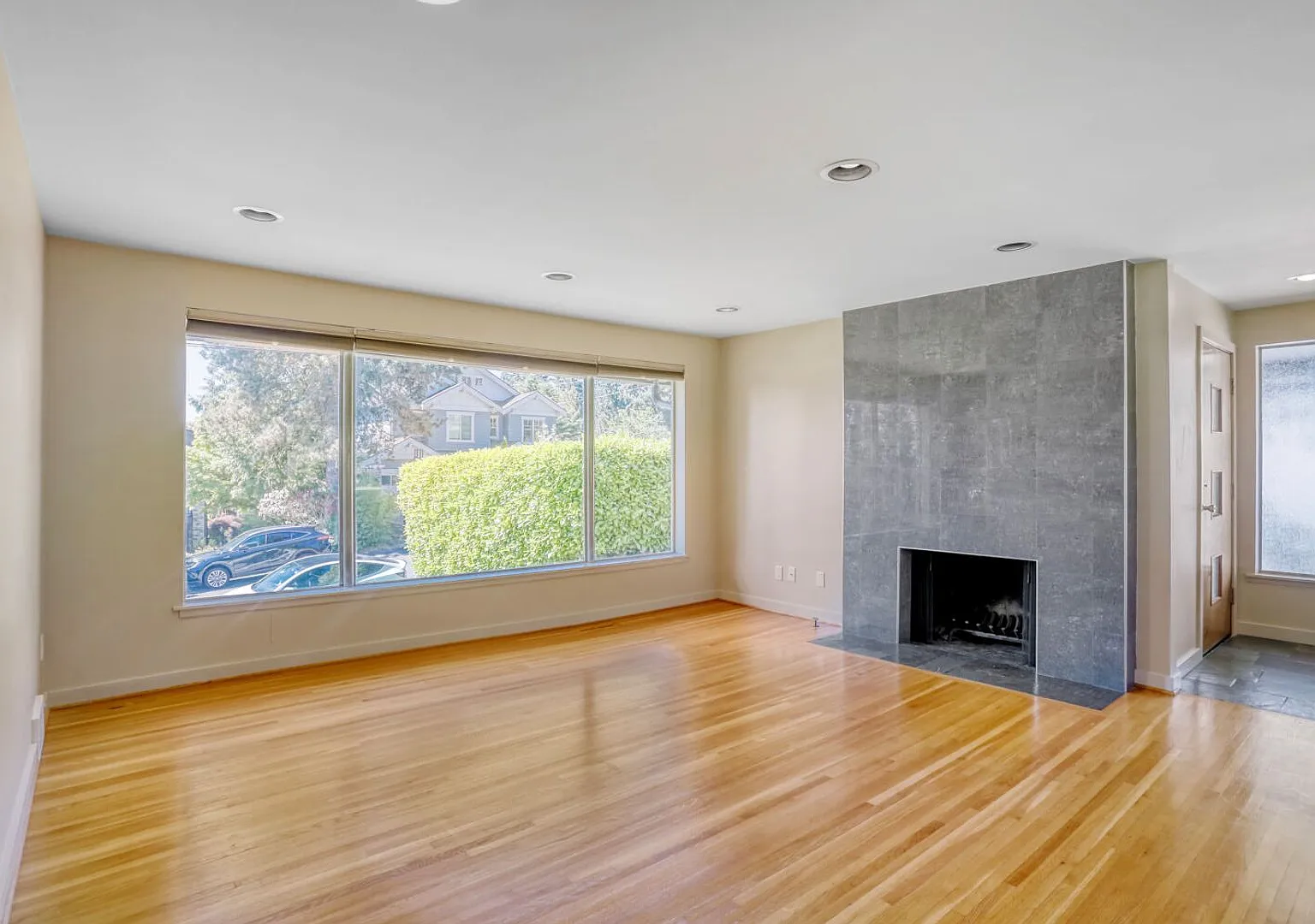3Bd/1.75Ba Bellevue Home — Photo 3