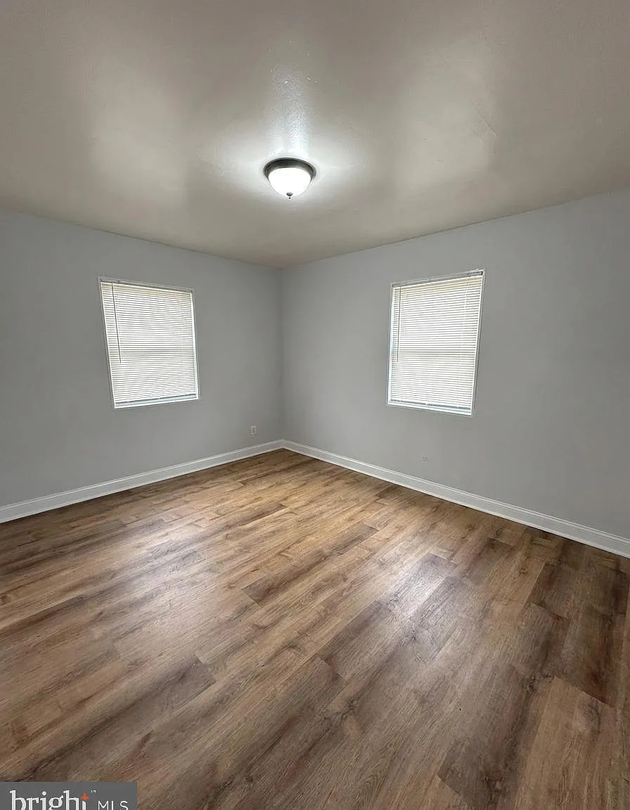 3 bed, 850 sqft, $2,800 — Photo 1