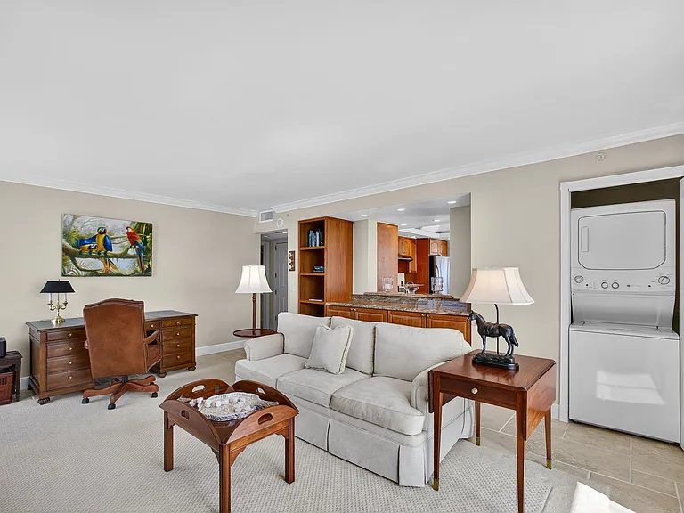 400 Beach Rd #804 — Photo 39