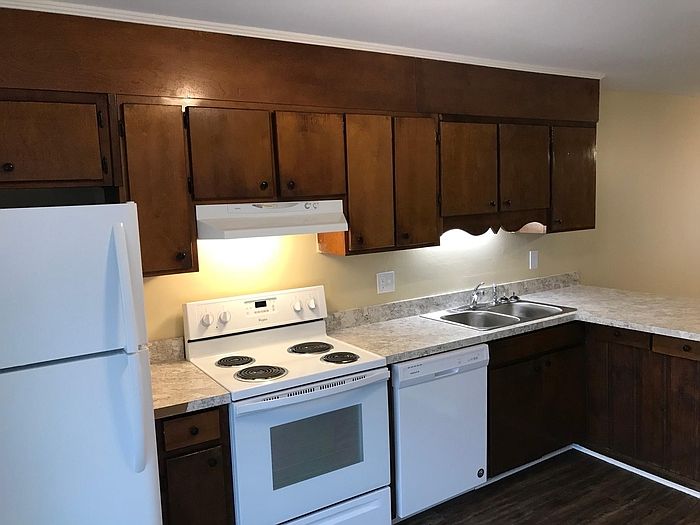 2nd image of 5157 Spring St APT I4