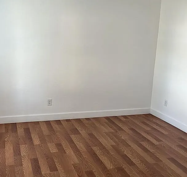 2825 Victoria St — Photo 2