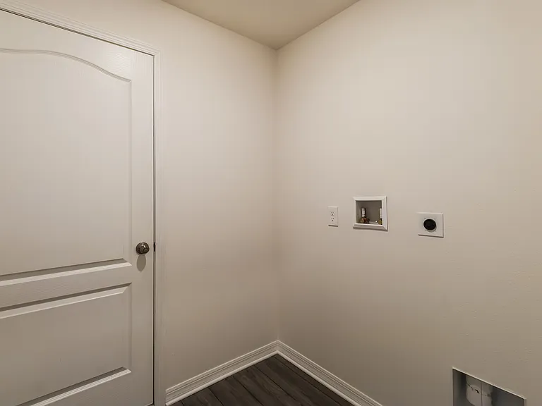250 Catalonia Ave NW — Photo 20