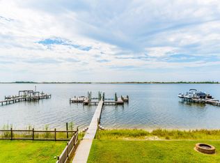 584 Radiant Cir, Mary Esther, FL 32569