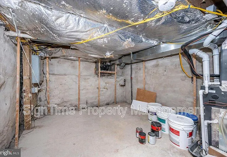 138 E South St — Photo 15