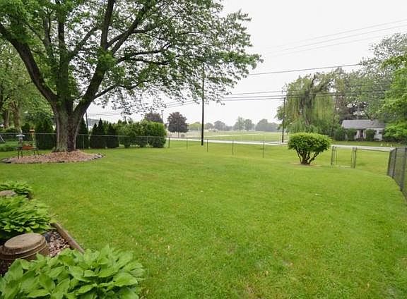 4th image of 1834 Renfrew Dr