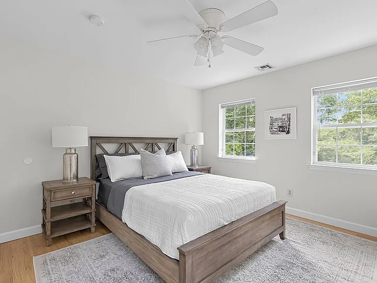 26 Squires Ave — Photo 18