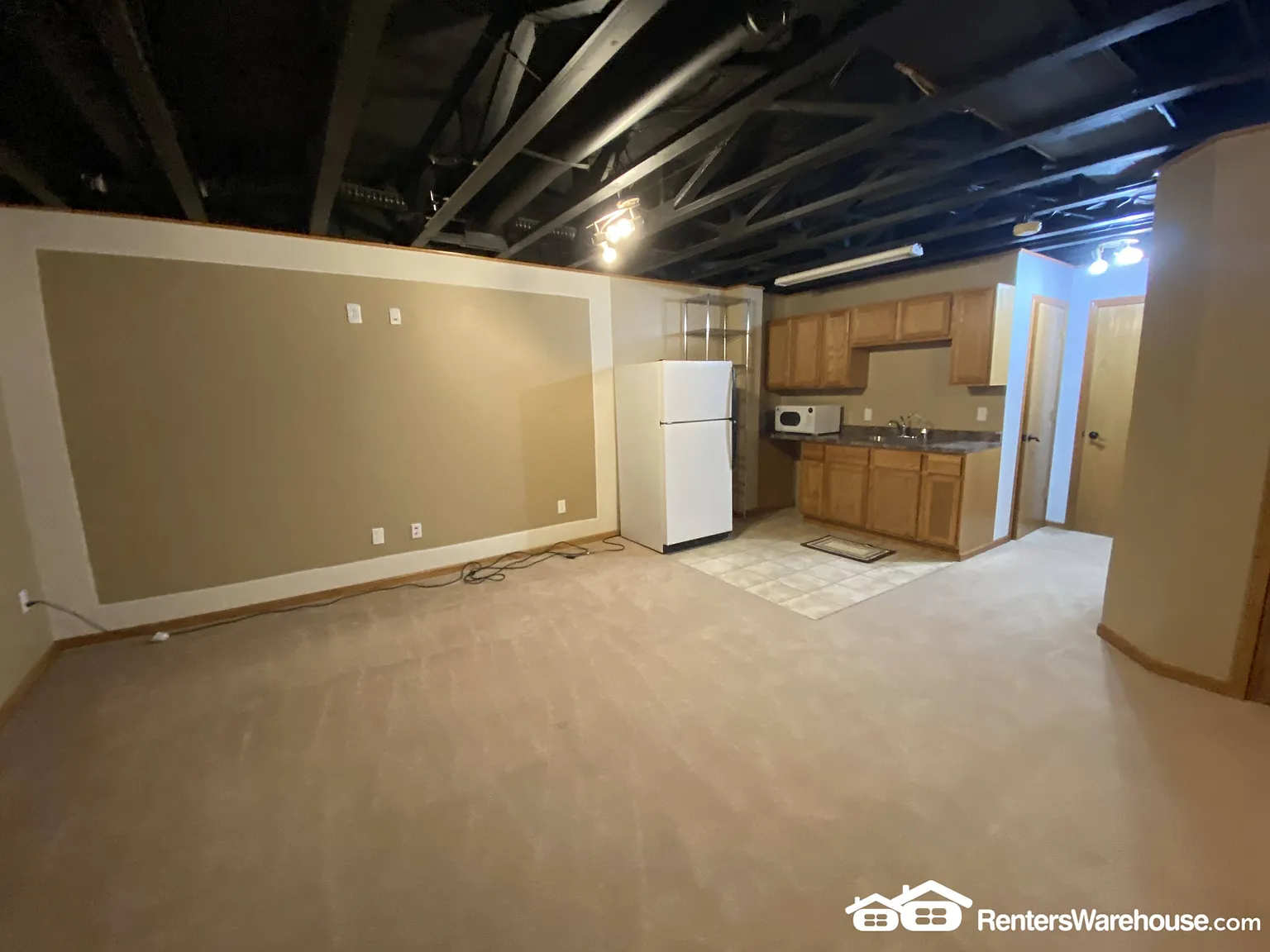 Wonderful 3 Bedroom/3 Bath Townhome in Norwalk for Rent — Photo 3