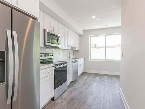 3rd image of 1829 E Sergeant St #4